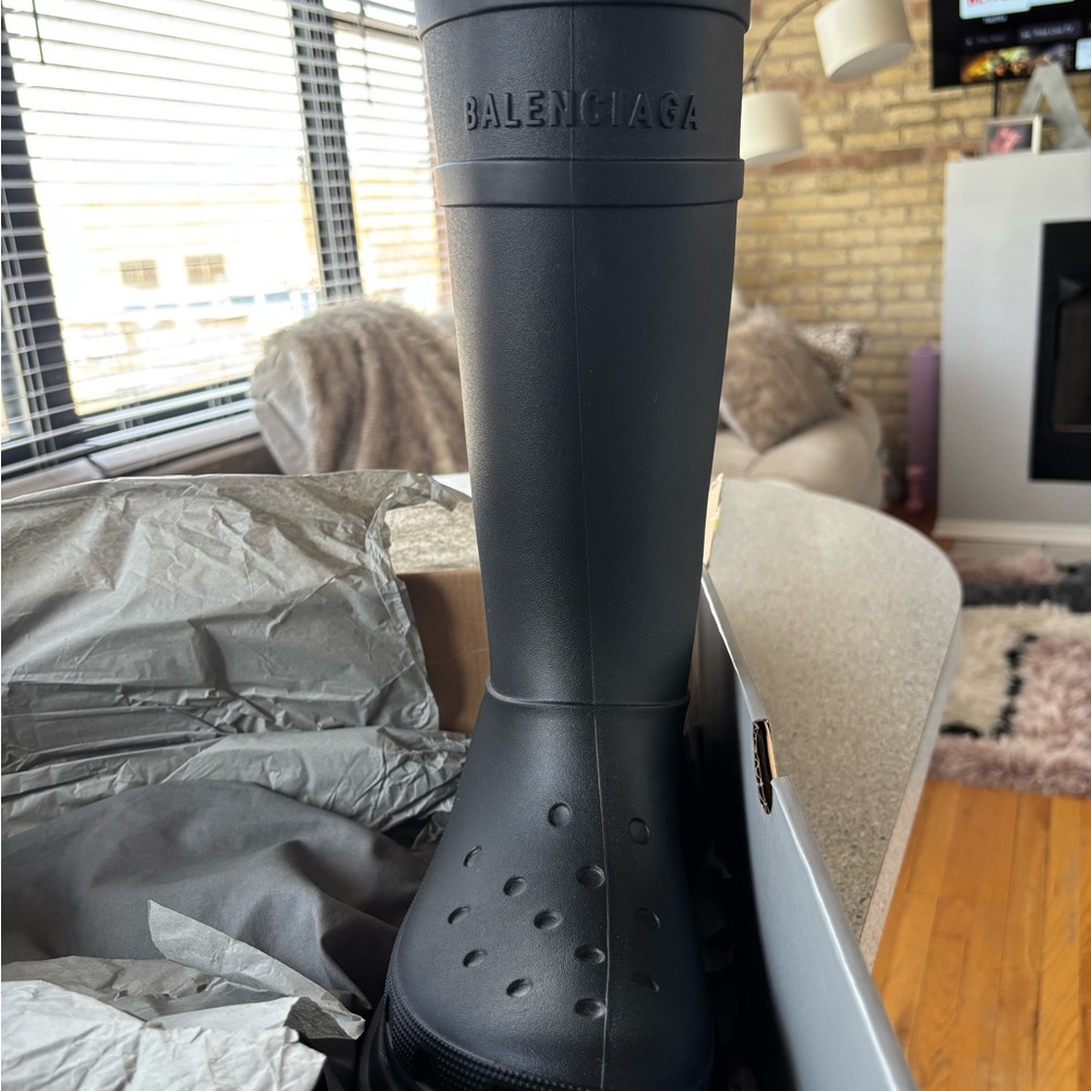 Balenciaga x Crocs Rubber Boots – Black, Size 42 EU - Fits like US Men’s 9 - Picture 3 of 6